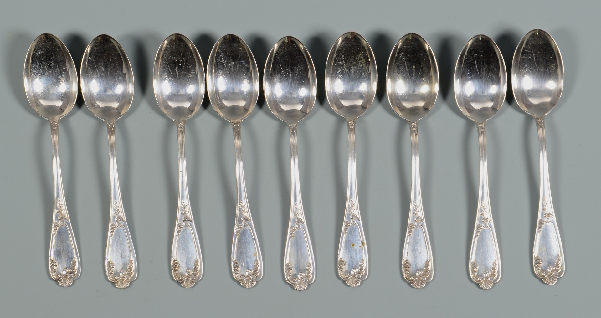 Lot 829: 29 spoons & forks incl. Shiebler