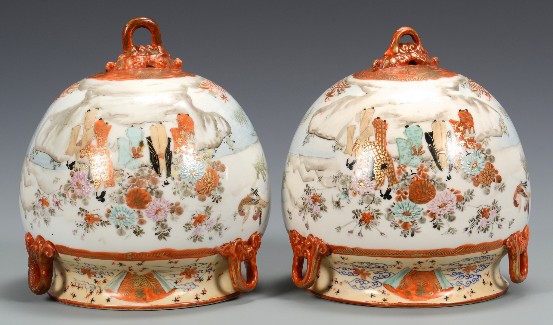 Lot 871: 4 Japanese items: 2 vases, 2 Ferners
