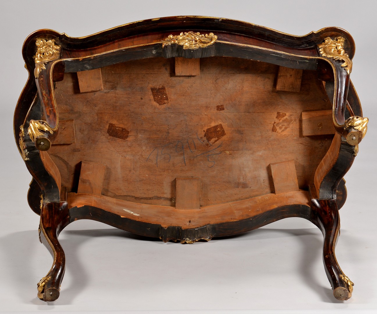 Lot 113: Large Louis XV style Rosewood Table