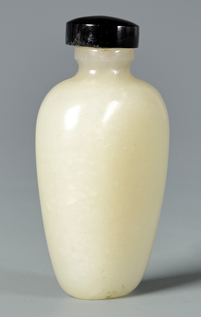 Lot 12: Qing White Jade Snuff Bottle
