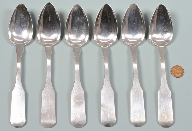 Lot 169: B.B. Marsh Ky Coin Silver Dessert Spoons