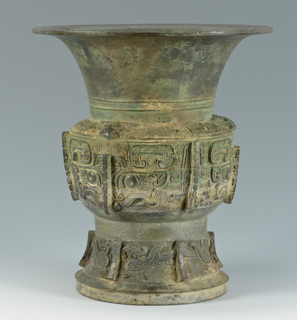 Lot 20: Chinese Archaic Style Bronze Vase