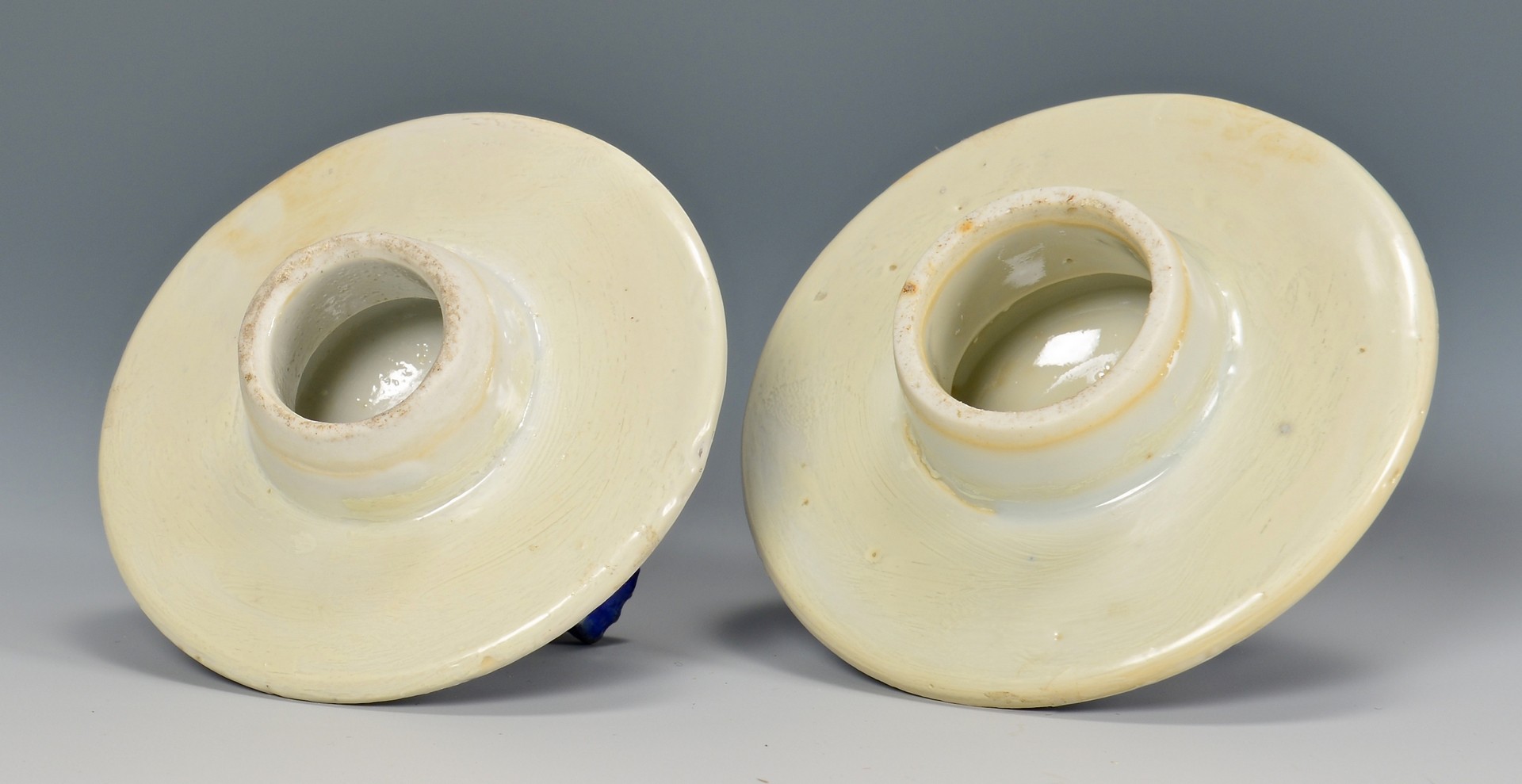 Lot 22: Pr. Chinese Porcelain Baluster Vases, Hawthorne Pa