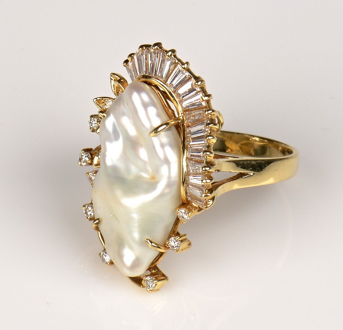 Lot 385: 18K Pearl and Diamond Ring