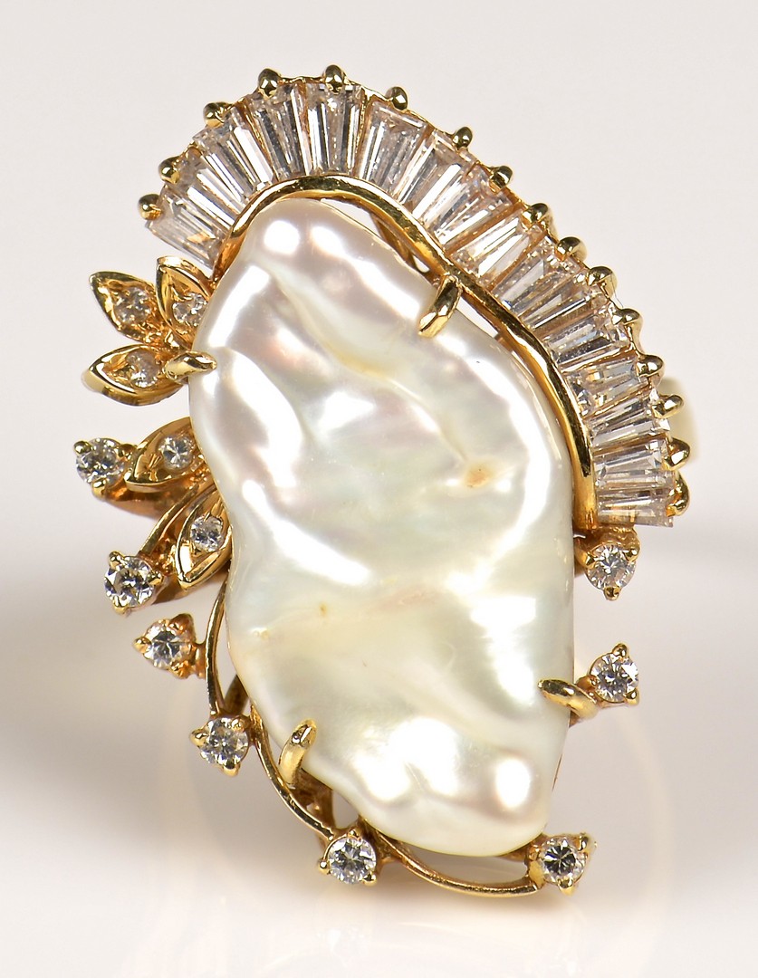 Lot 385: 18K Pearl and Diamond Ring