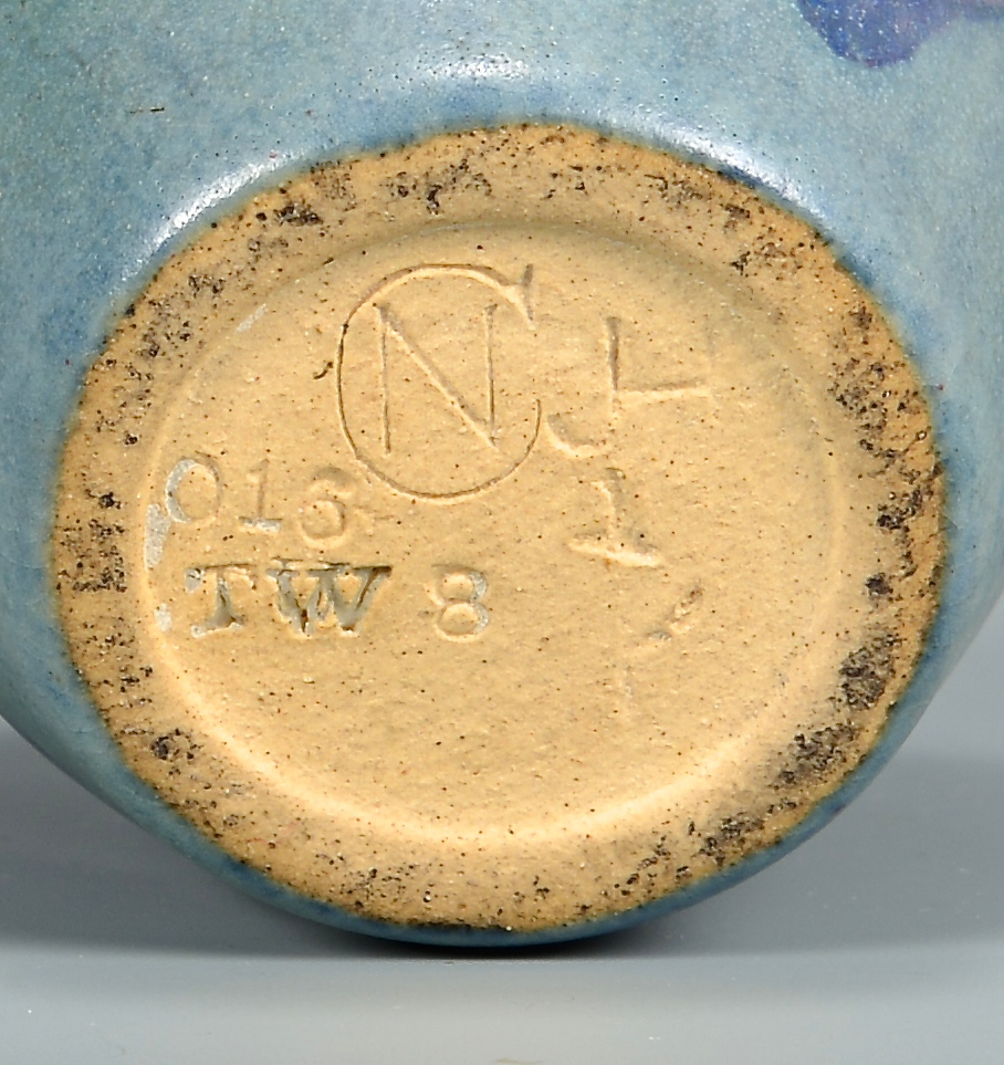 Lot 464: Newcomb Pottery Miniature Vase by Jonathan Hunt