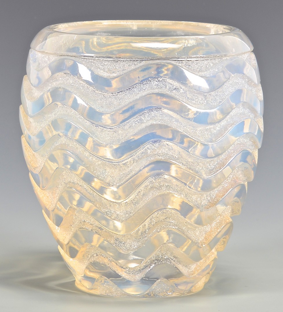 Lot 472: Lalique Meandres Vase