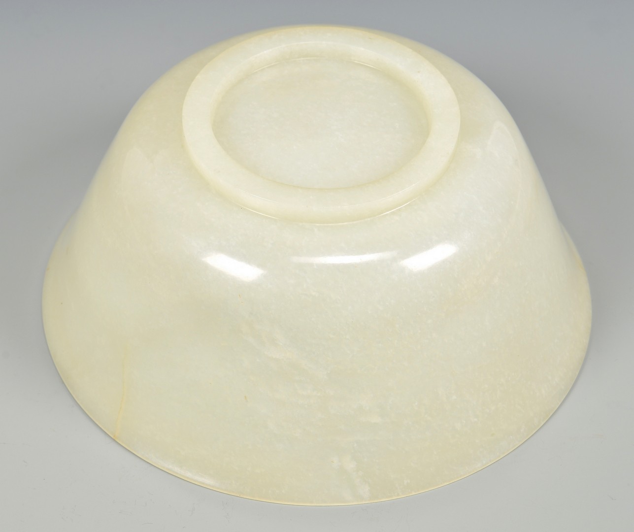 Lot 4: White Jade Bowl, Ch’ien Lung