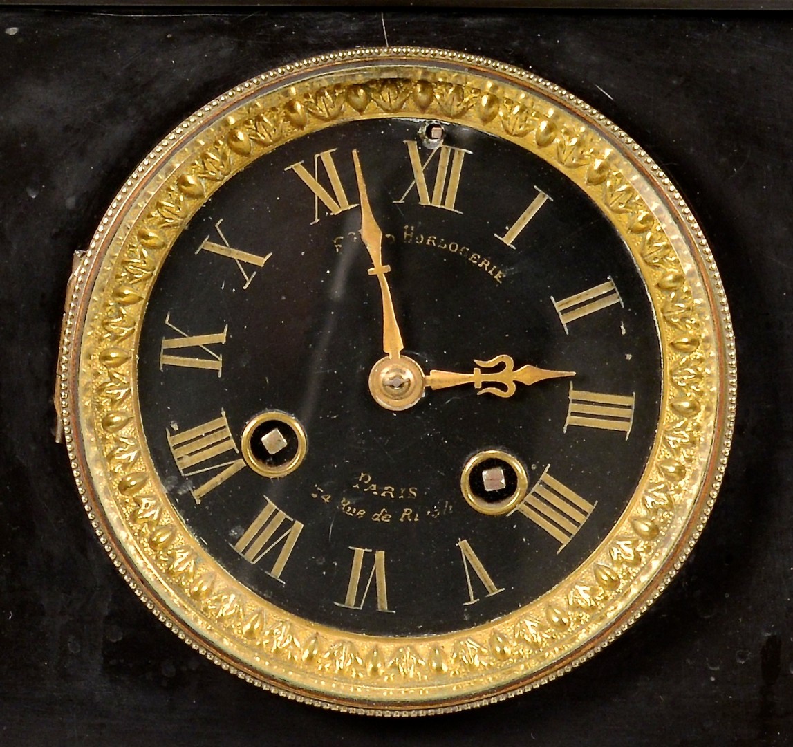 Lot 622: French Bronze & Marble Mantle Clock