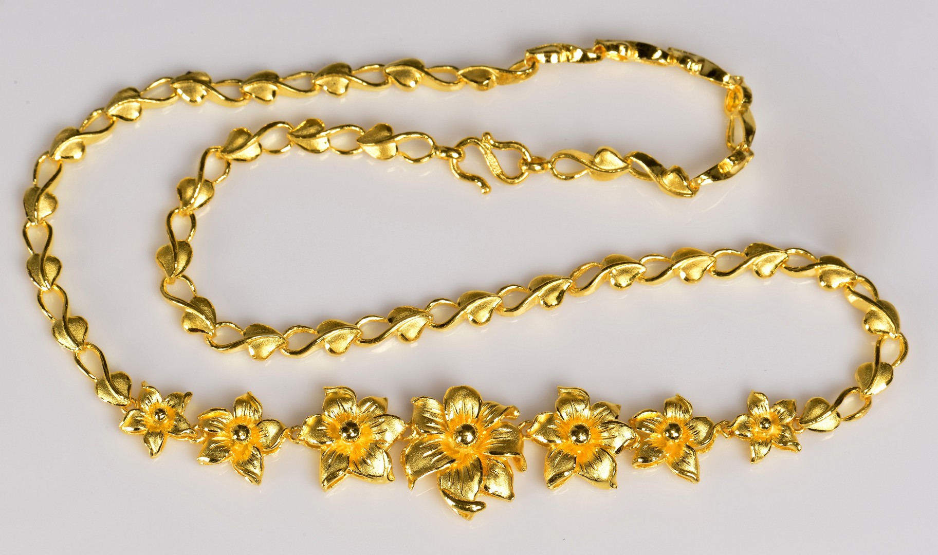 Lot 65: 24K Chinese Necklace, 40.6 grams