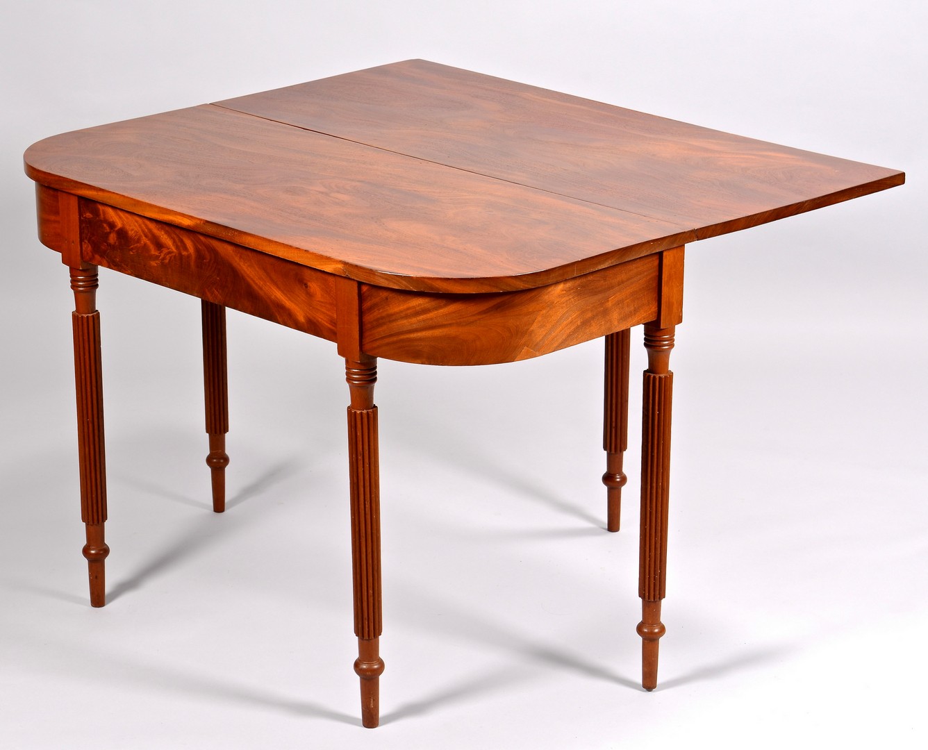 Lot 698: Tennessee Banquet End Dining Table