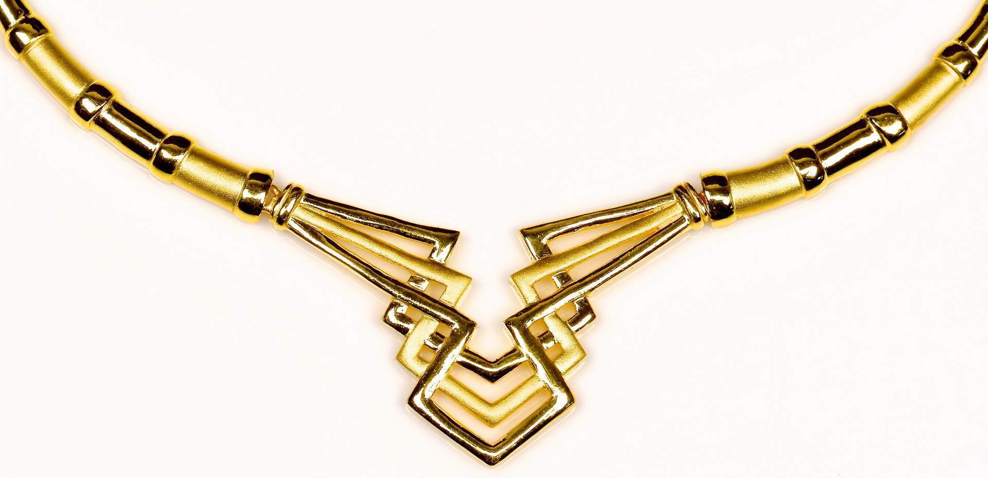 Lot 74: Chinese Modern 24K Gold Necklace