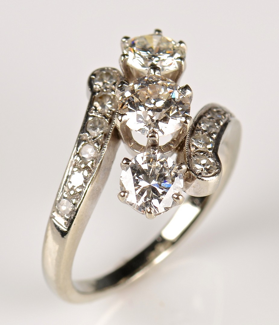 Lot 77: 14K Diamond Estate Ring, c. 1940