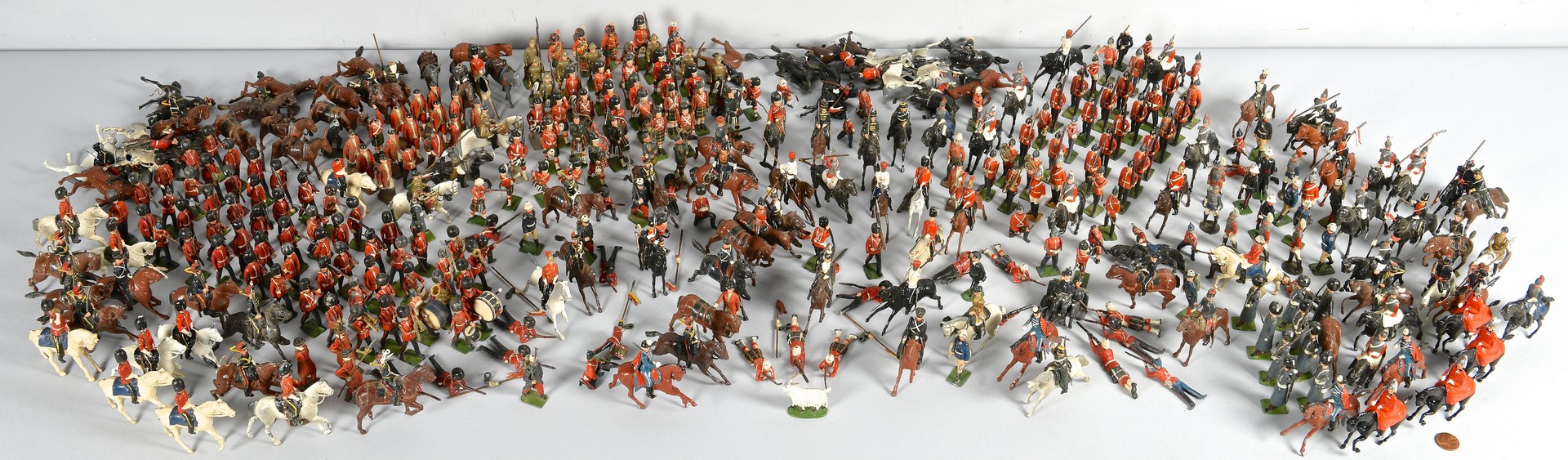 Lot 795: Collection of Toy Soldiers, more than 350