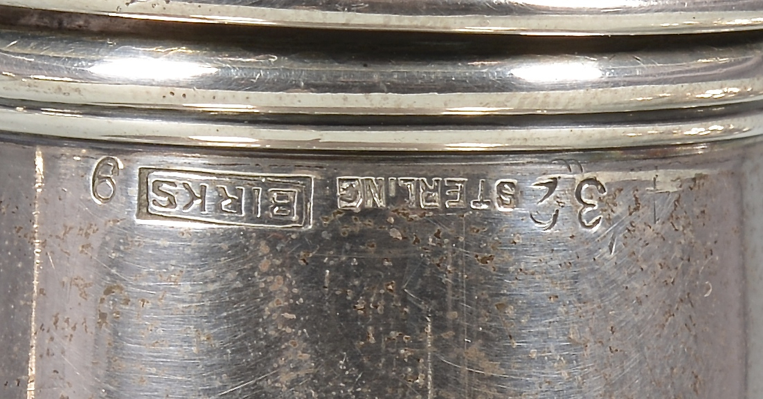 Lot 869: Birks Sterling Serving Hollowware, Engraved Decora