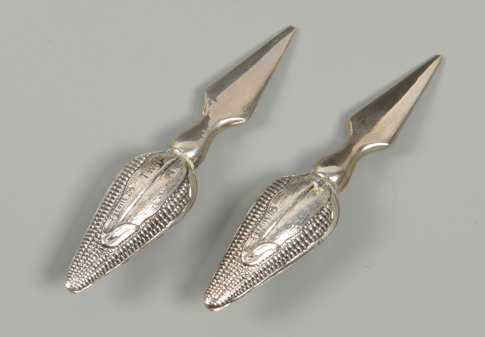 Lot 961: Sterling Candy dishes, Corn Holders