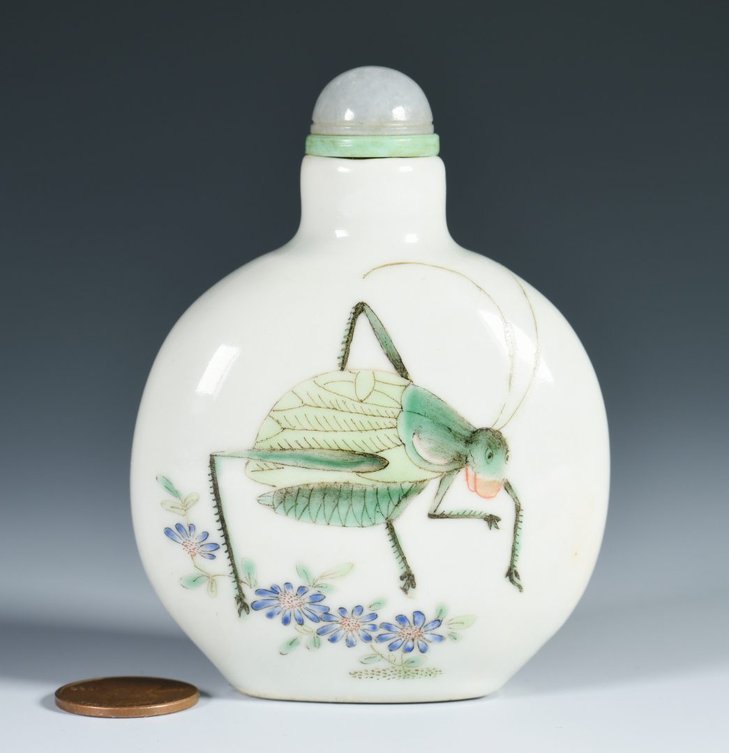Lot 319: Chinese Famille Rose Porcelain Snuff Bottle