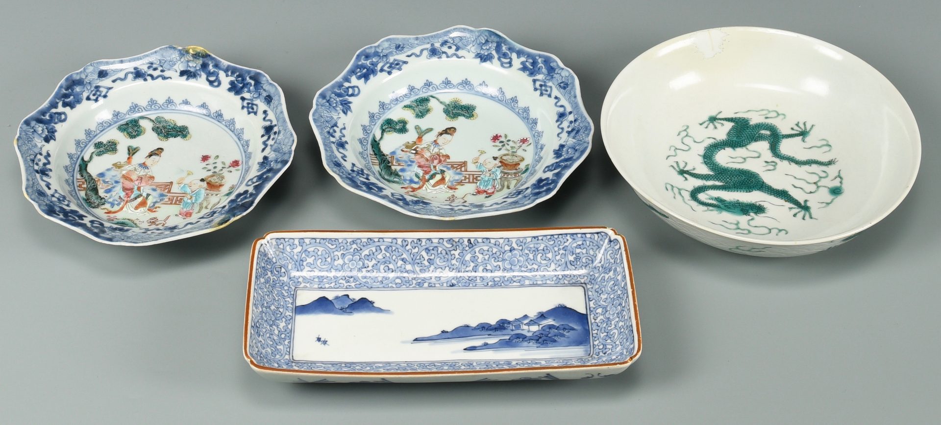 Lot 339: 11 Assorted Chinese Porcelain Items