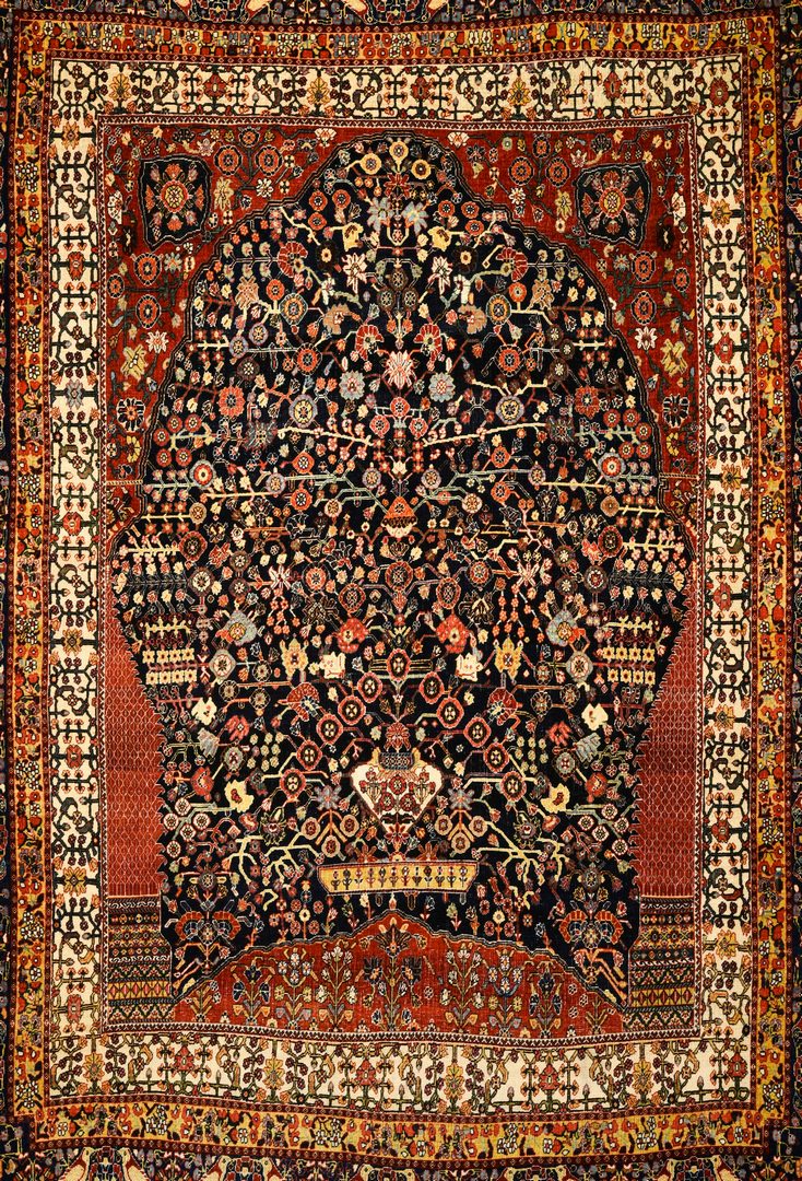 Lot 369: Vintage Persian Qashqai rug, 5'1" x 7'8"
