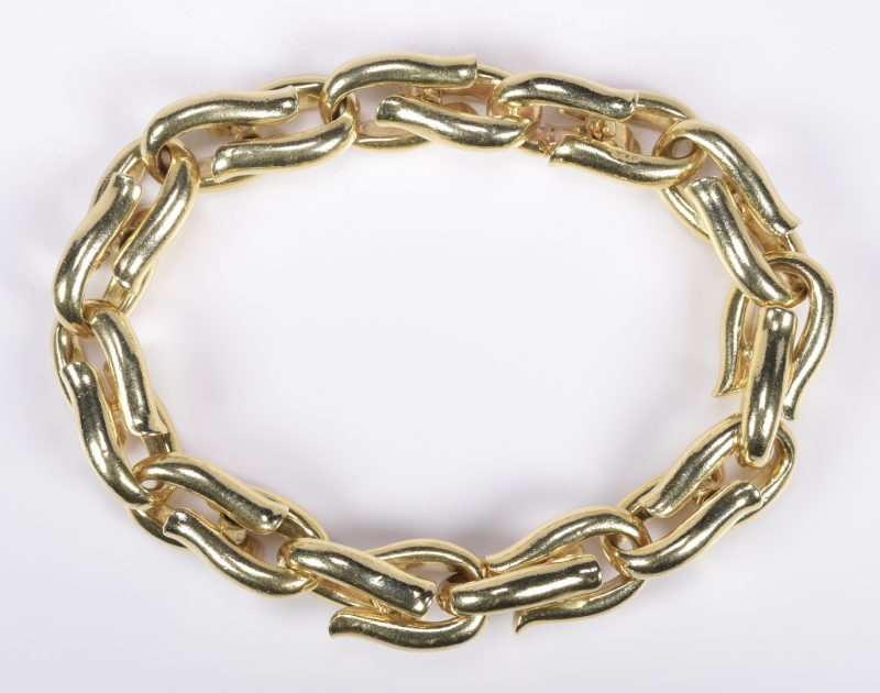 Lot 404: 14K Heavy Link Bracelet, 106.4 grams