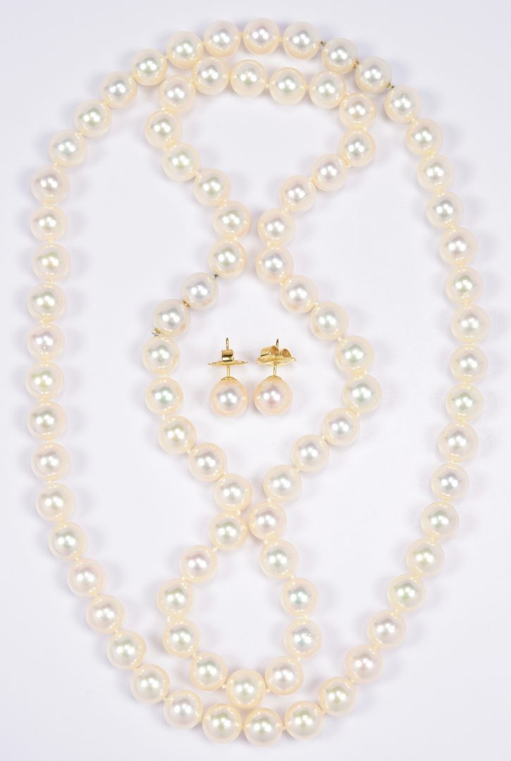 Lot 405: 9.5 x 10mm Pearl Necklace and Earrings