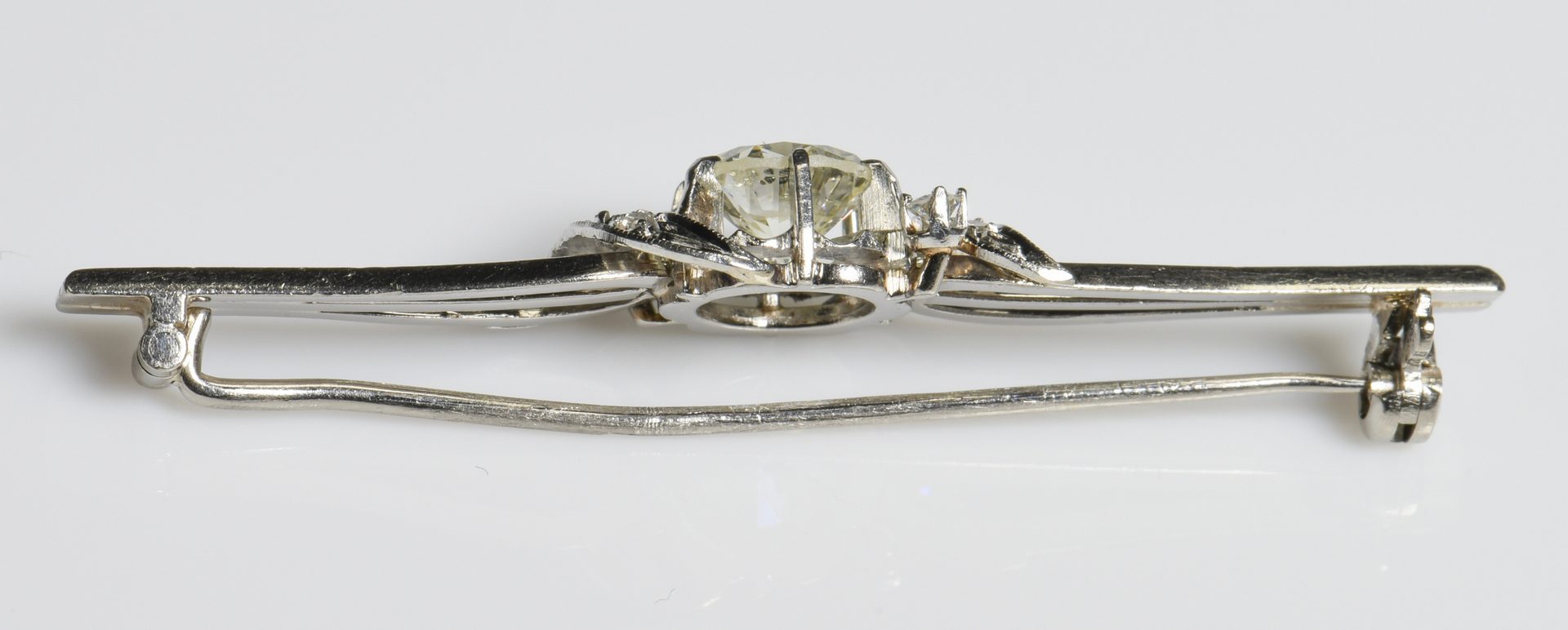 Lot 418: 18K Vintage 1 ct. Diamond Collar Pin
