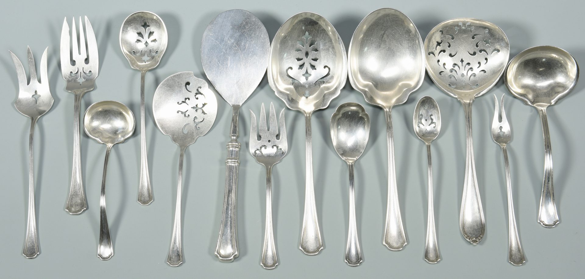 Lot 450: Reed and Barton Sterling, Clovelly, 94 pcs