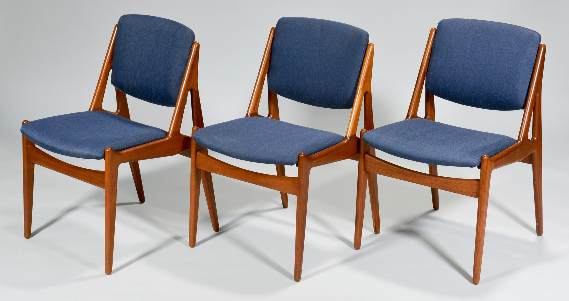 Lot 491: Set 8 Vamo Sonderborg Dining Chairs att. Arne Vodder | Case ...