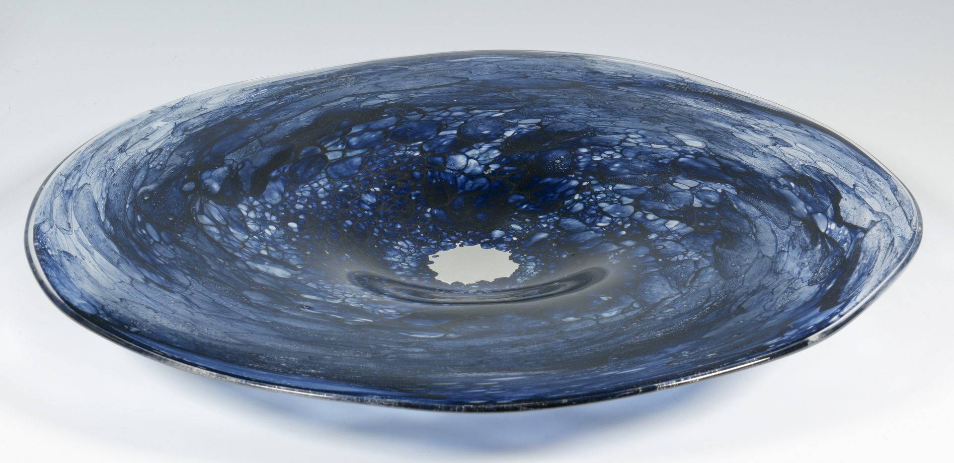 Lot 495: Art Glass Bowl