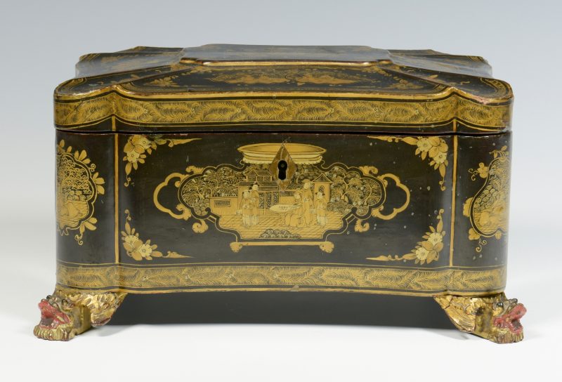 Lot 632: Asian Chinoiserie Lacquer Box