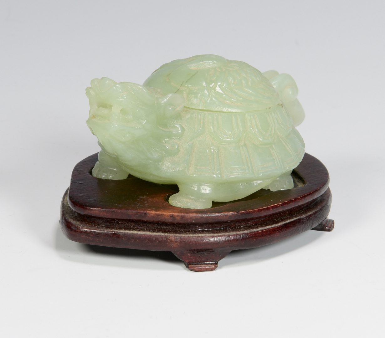 Lot 674: Jade turtle-dragon box