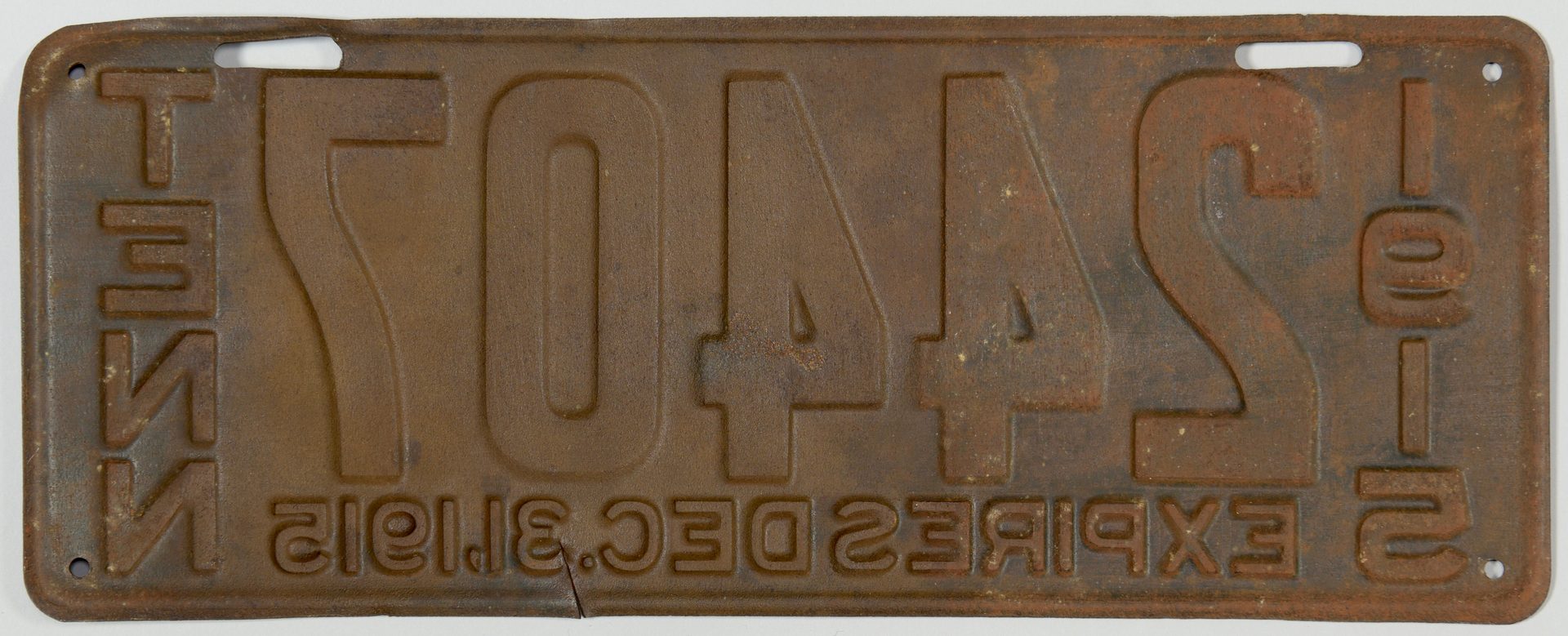 Lot 755: Early 1915 Tennessee License Plate