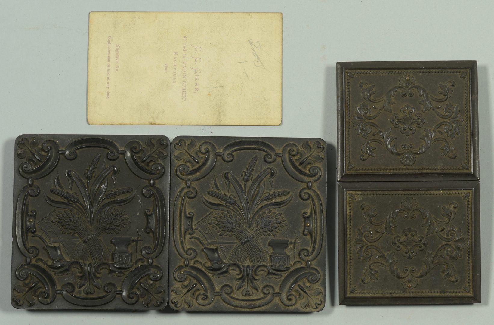 Lot 757: Archive of ambrotypes, tintypes, dags, silhouettes and miniature portraits