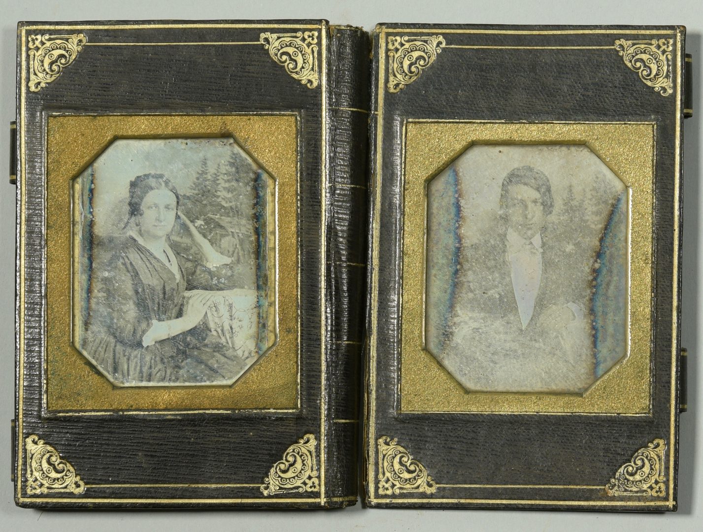 Lot 757: Archive of ambrotypes, tintypes, dags, silhouettes and miniature portraits