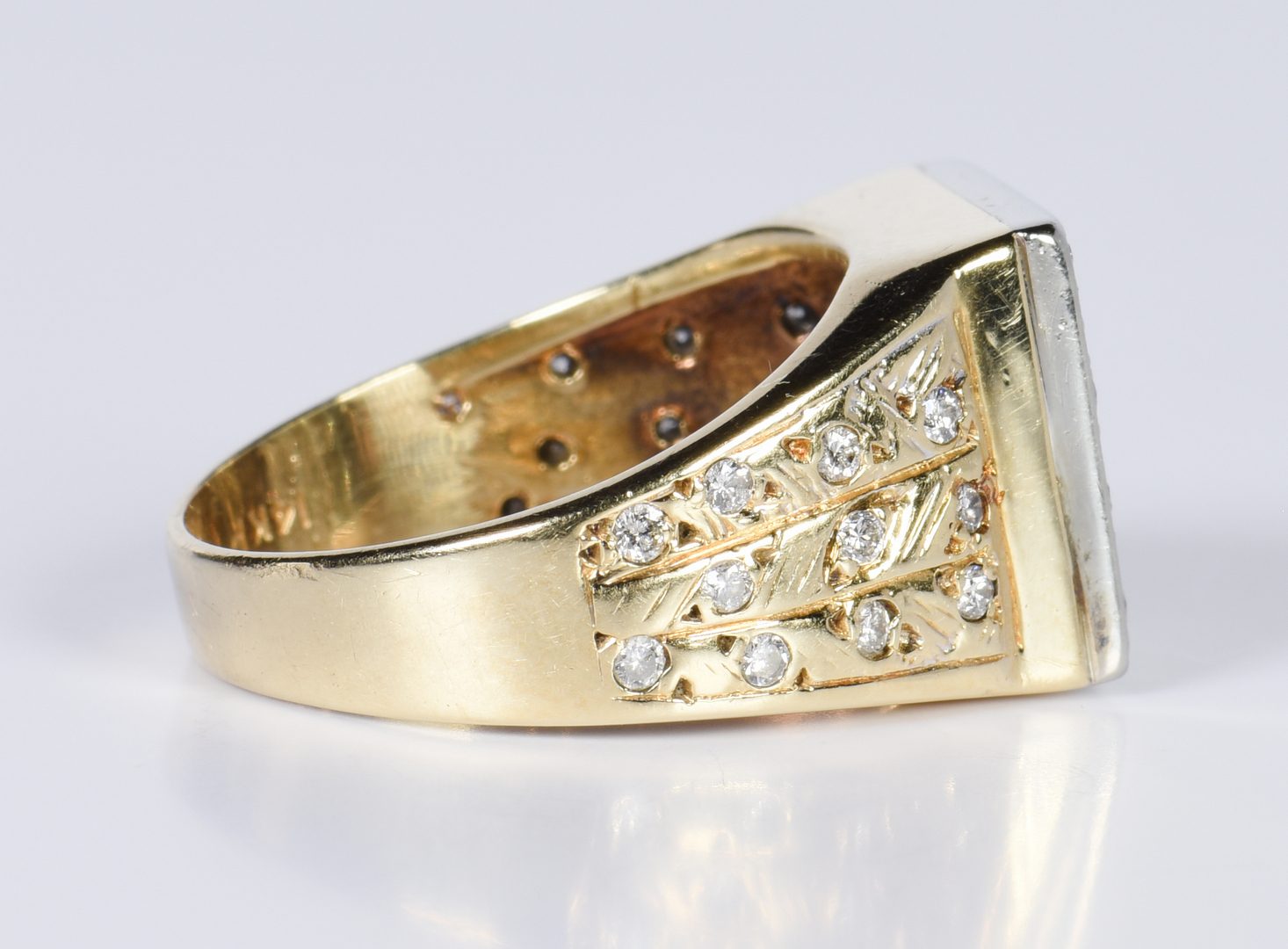 Lot 786: Gents 14K Diamond Fashion Ring