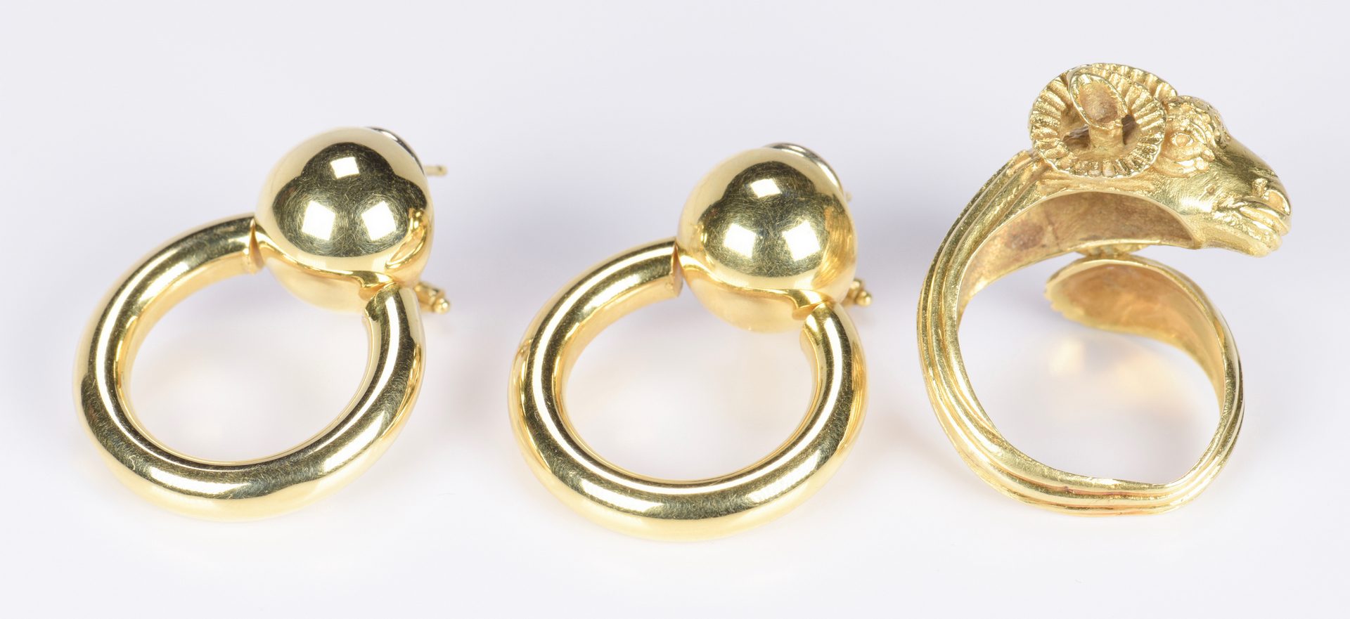 Lot 792: 4 Items of 18K Gold Jewelry, Incl Ram’s Head Ring