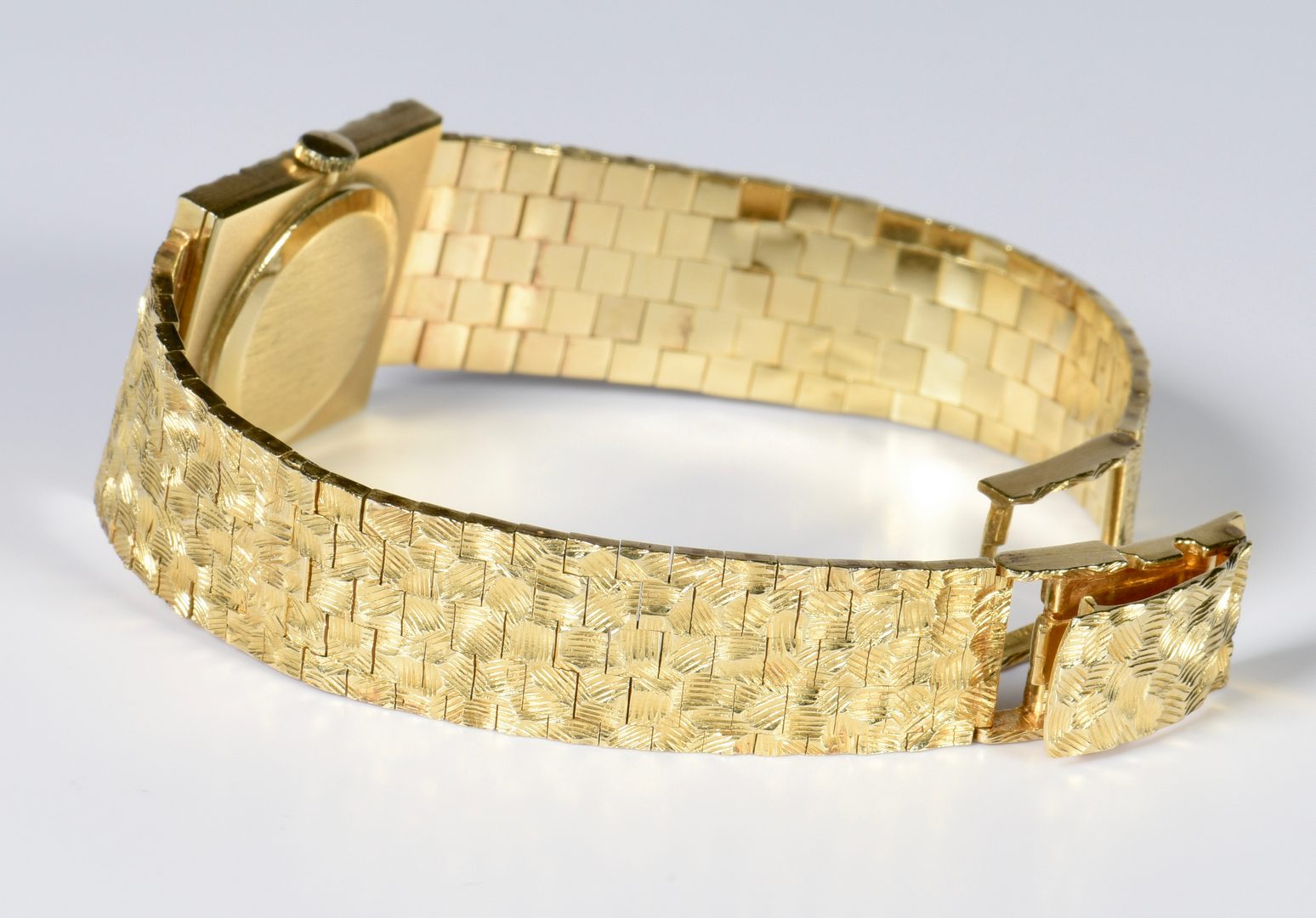 Lot 818: 14K Geneve Diamond Wristwatch