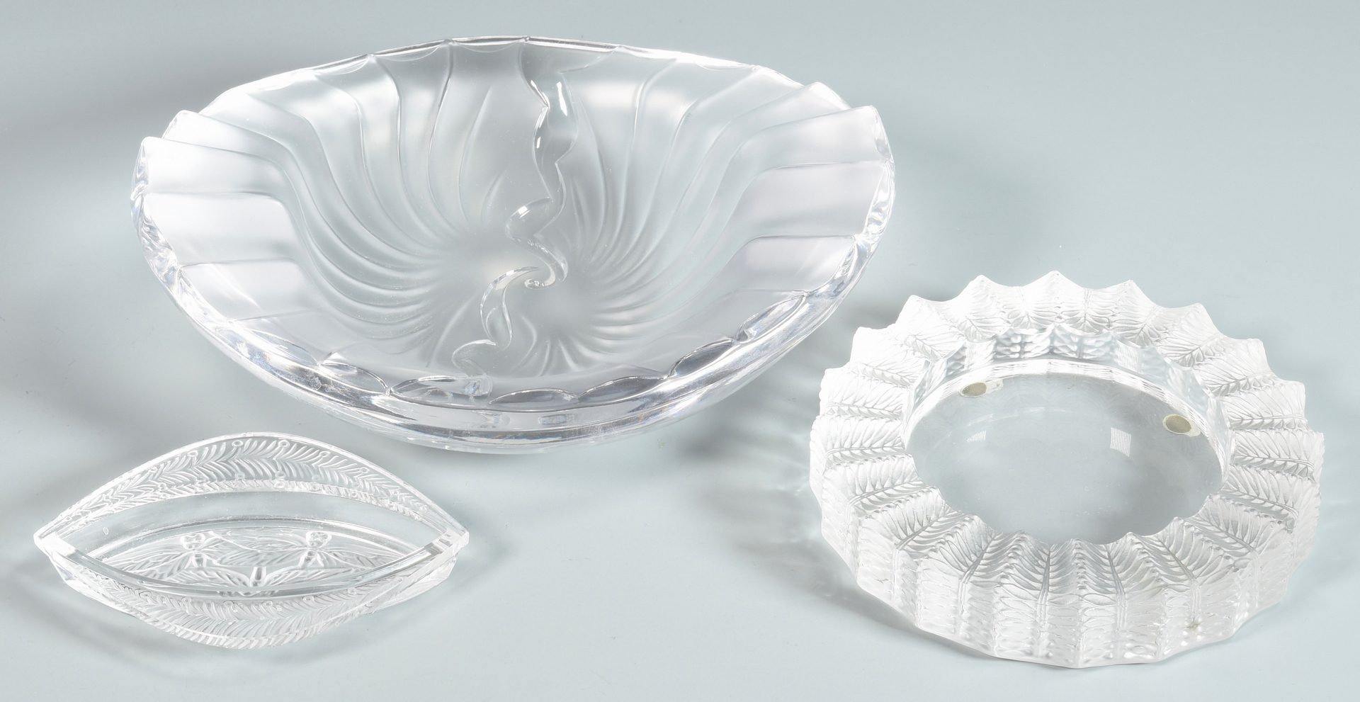 Lot 902: 5 Lalique Glass Table Items