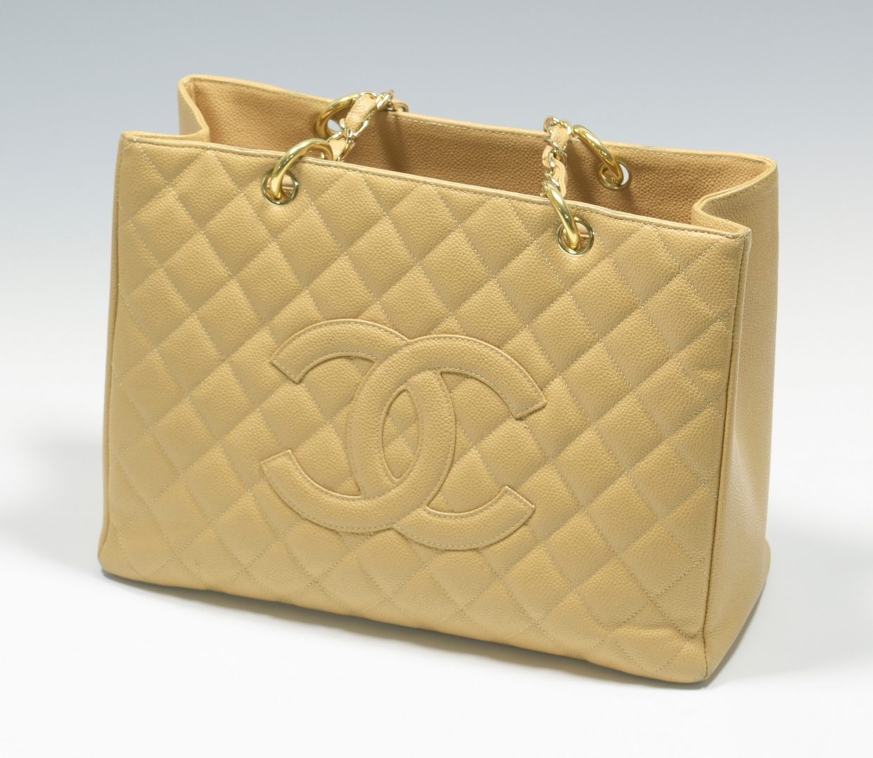 Lot 922: Beige Chanel Grand Shopping Tote