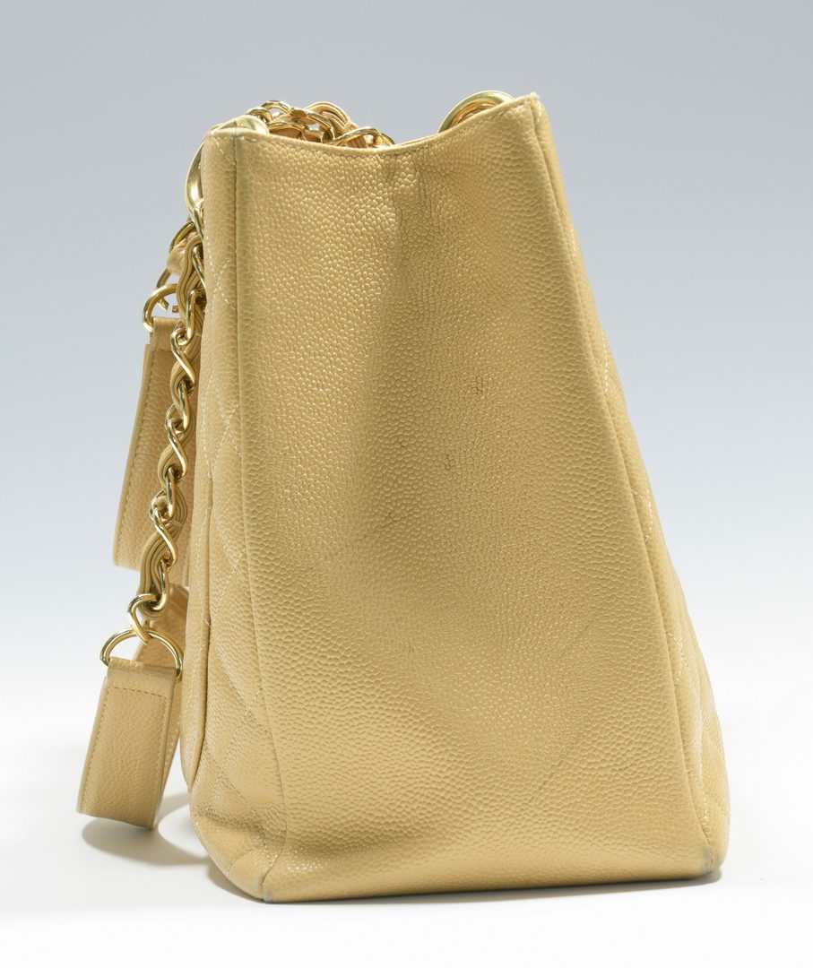 Lot 922: Beige Chanel Grand Shopping Tote