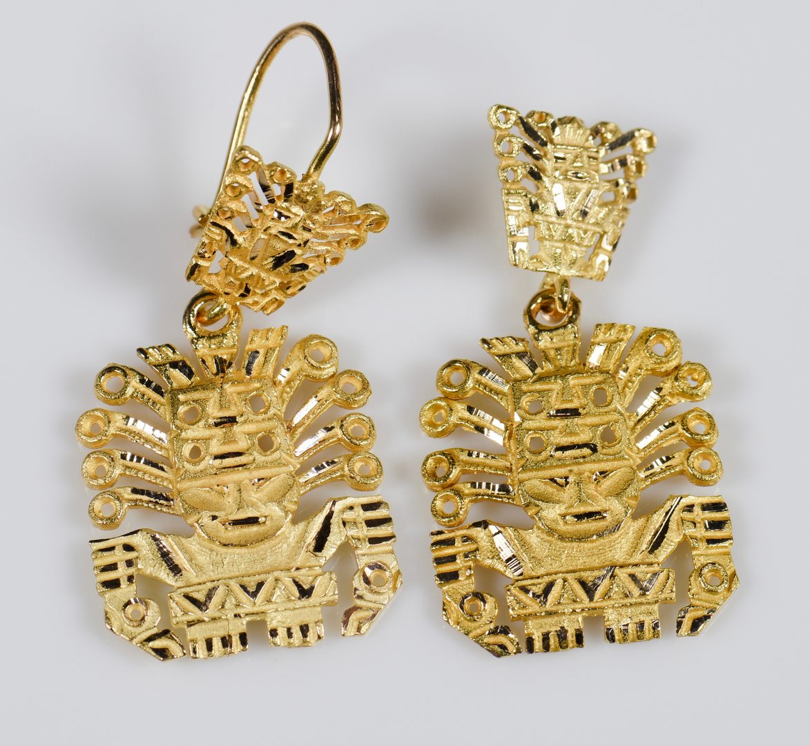 Lot 954: 4 18K Jewelry items incl Inca gods