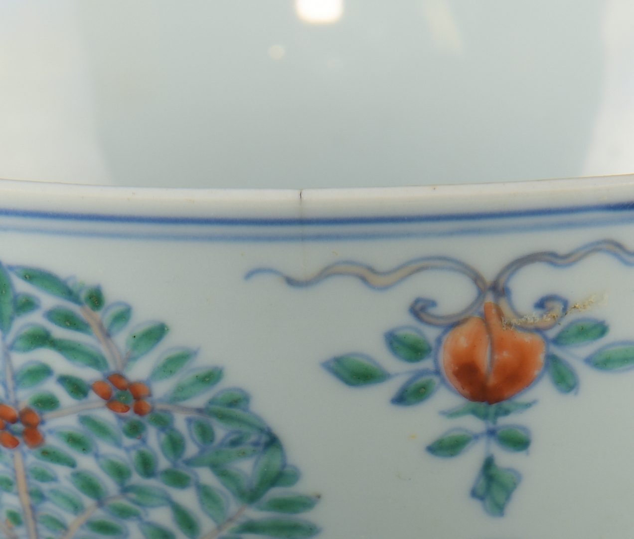Lot 257: 3 Chinese Porcelain Items