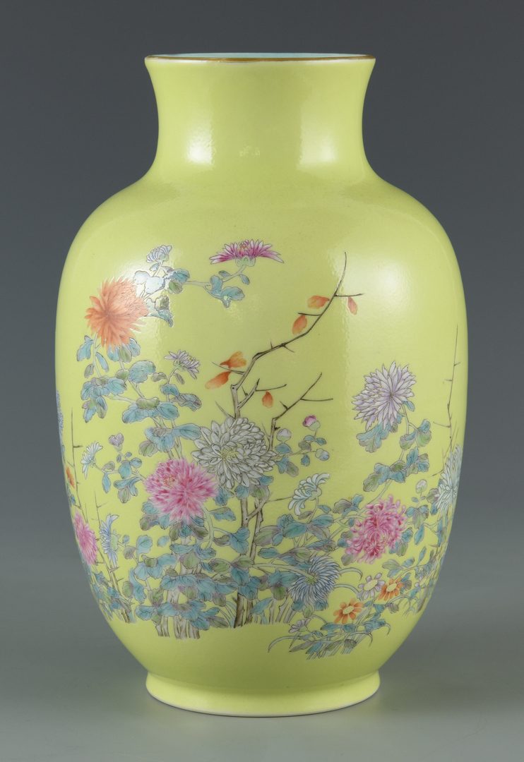 Lot 25: Chinese Porcelain Vase, Chrysanthemum Decoration
