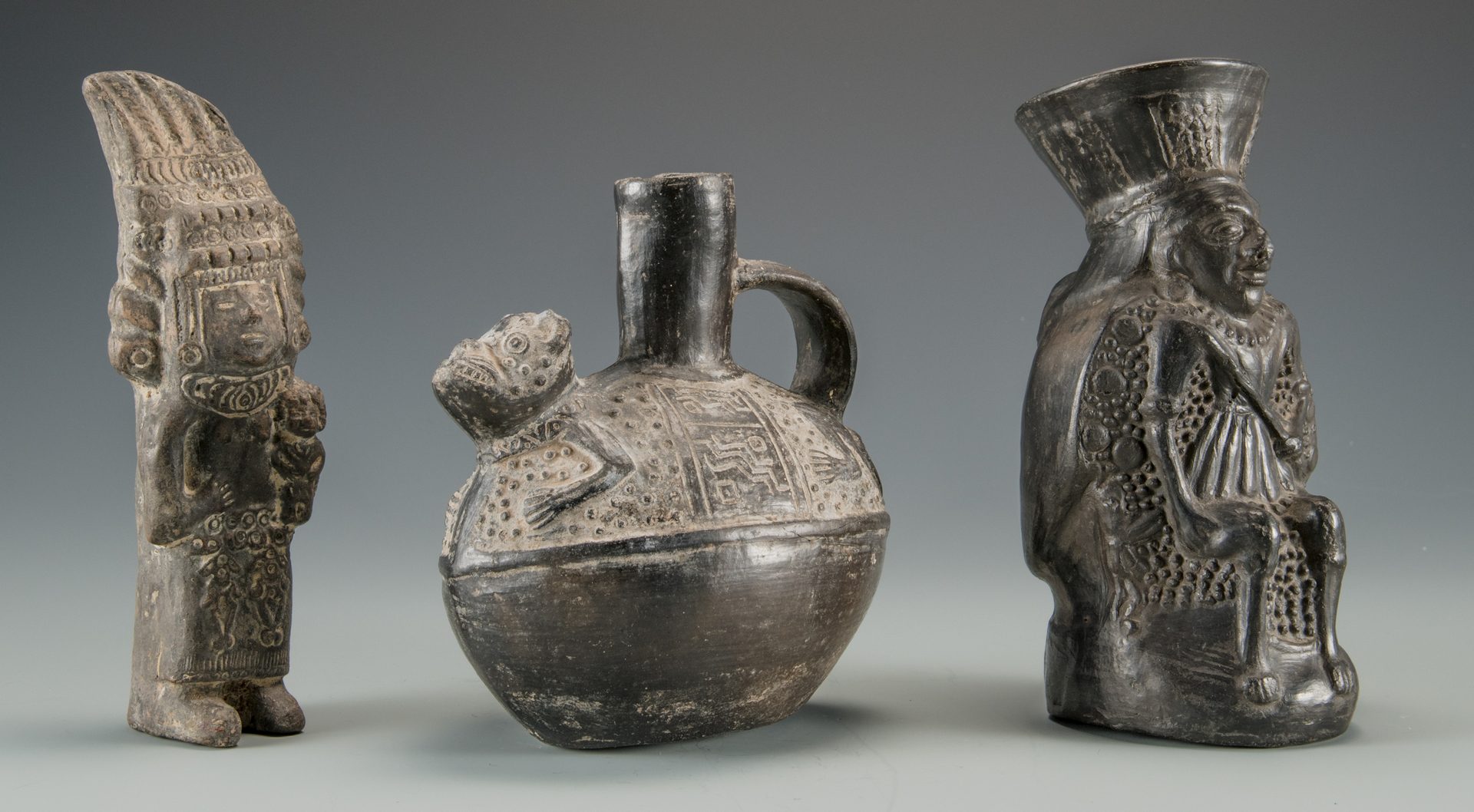 Lot 524: 3 Peruvian Chimu Blackware Pottery Items