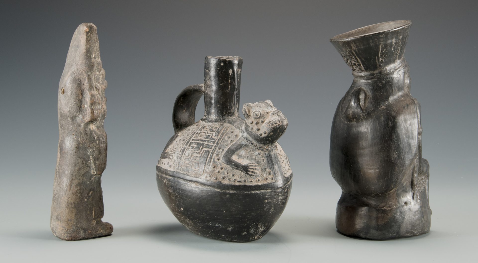 Lot 524: 3 Peruvian Chimu Blackware Pottery Items