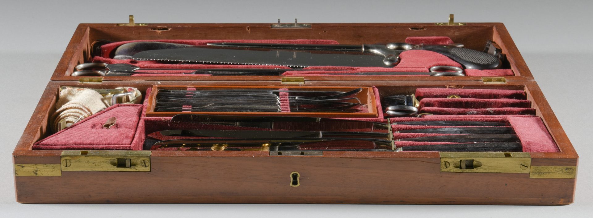 Lot 527: Cased Medical Instruments, 19th c.