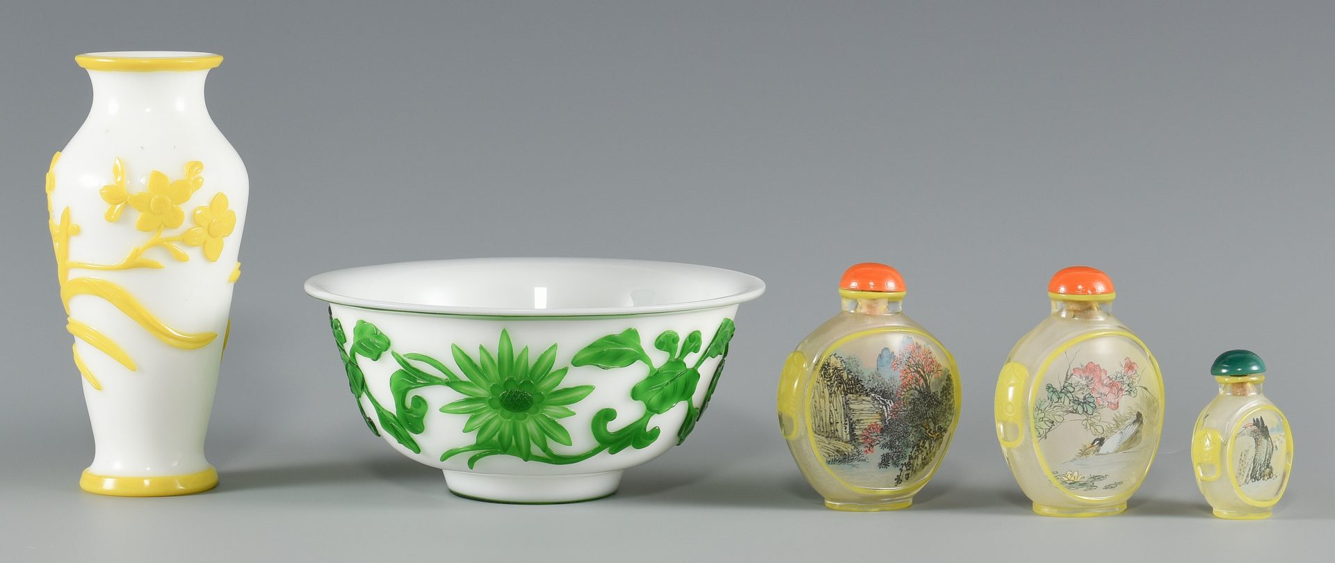 Lot 579: 5 Chinese Peking Glass Items