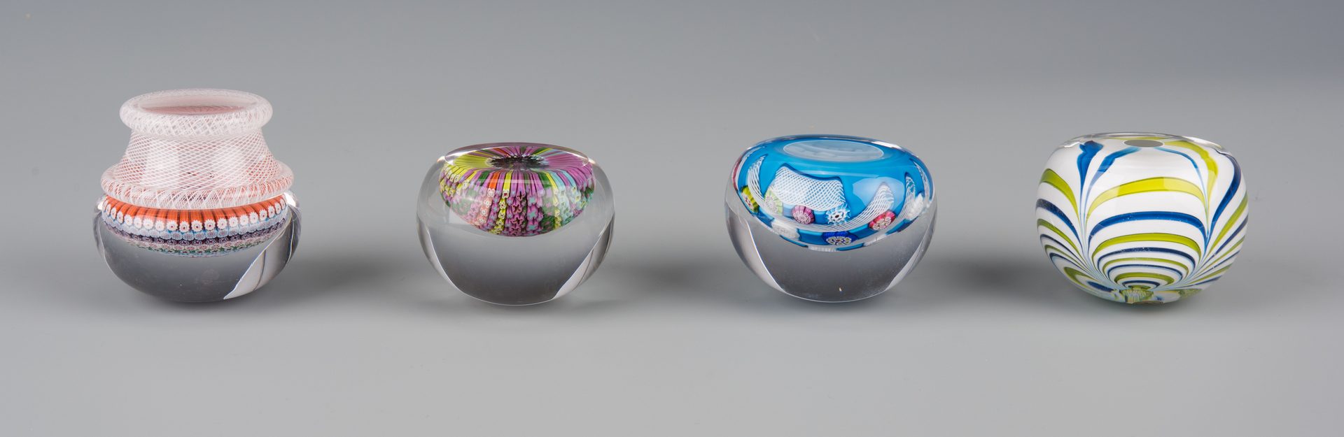 Lot 683: 9 St. Louis (France) Paperweights