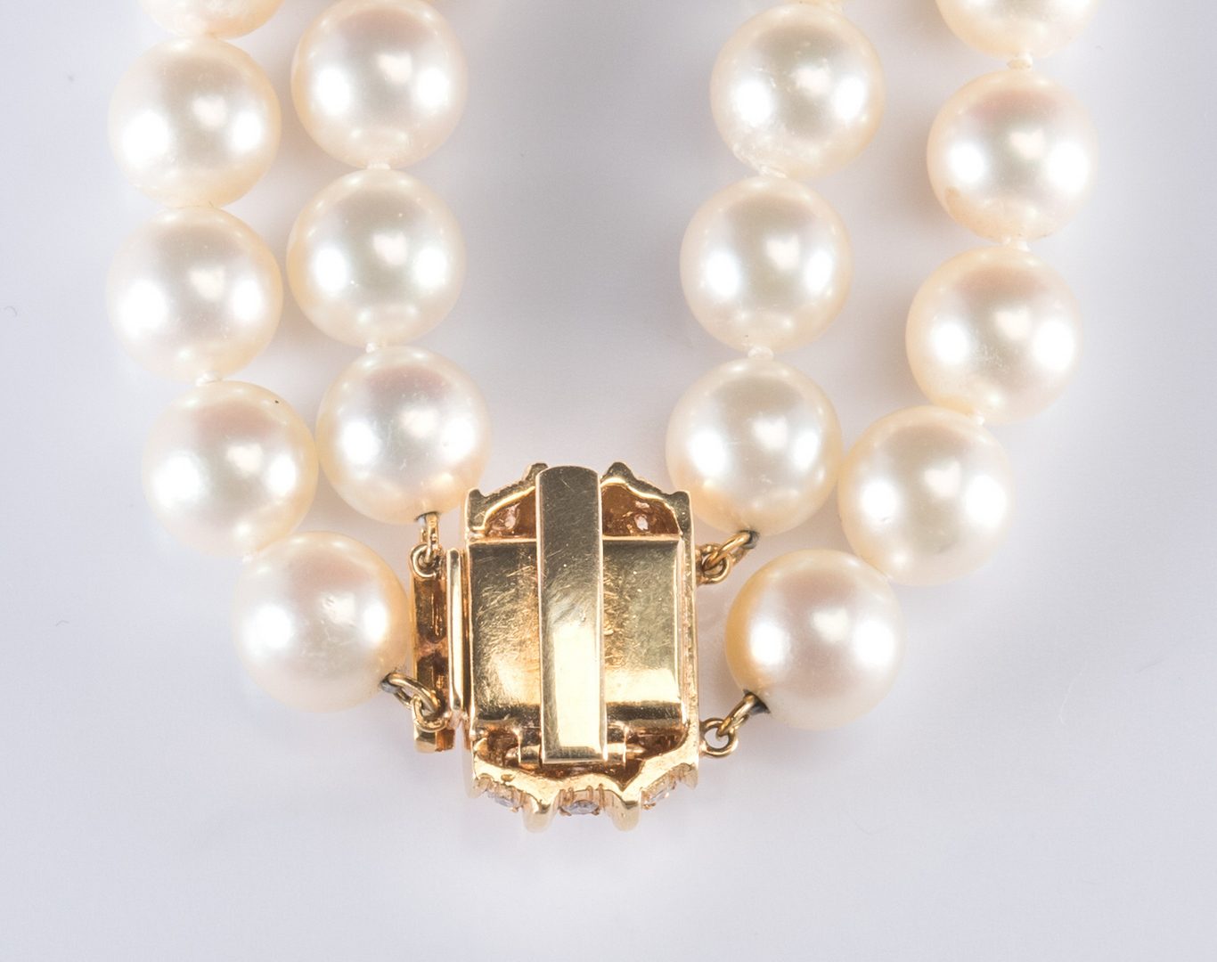 Lot 707: 8 mm Pearls, 14K Diamond Clasp