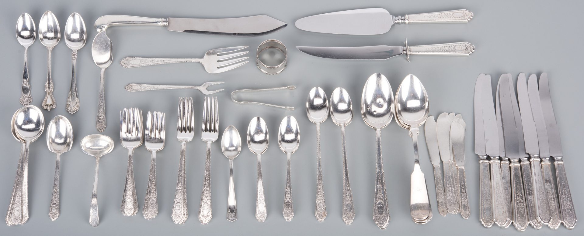 Lot 755: Lunt "Mary II" Sterling Flatware, 67 pcs incl. serving